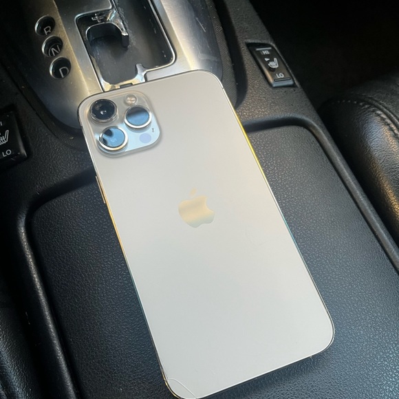 Apple 13 max pro 13 - Picture 1 of 8